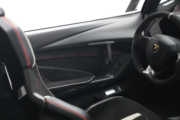 Used 2017 Lamborghini Centenario Roadster for sale $3,995,000 at Alfa Romeo of Westport in Westport CT 06880 22