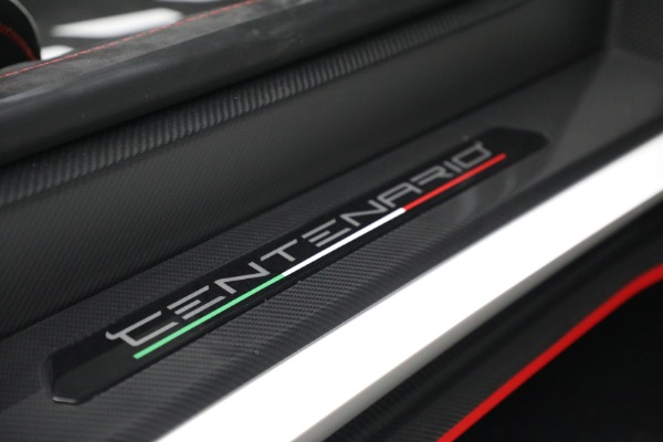 Used 2017 Lamborghini Centenario Roadster for sale $3,995,000 at Alfa Romeo of Westport in Westport CT 06880 23