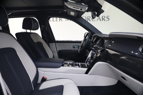 Used 2022 Rolls-Royce Black Badge Cullinan for sale $299,900 at Alfa Romeo of Westport in Westport CT 06880 19