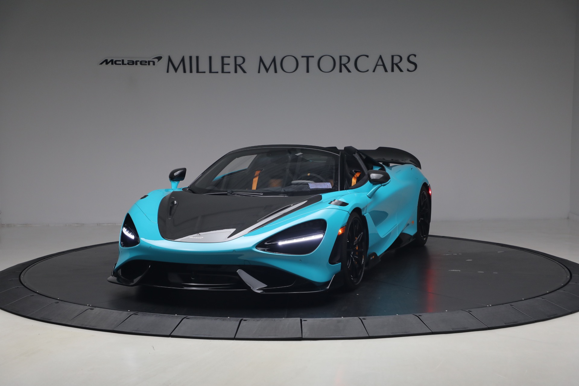 Used 2022 McLaren 765LT Spider for sale $599,900 at Alfa Romeo of Westport in Westport CT 06880 1