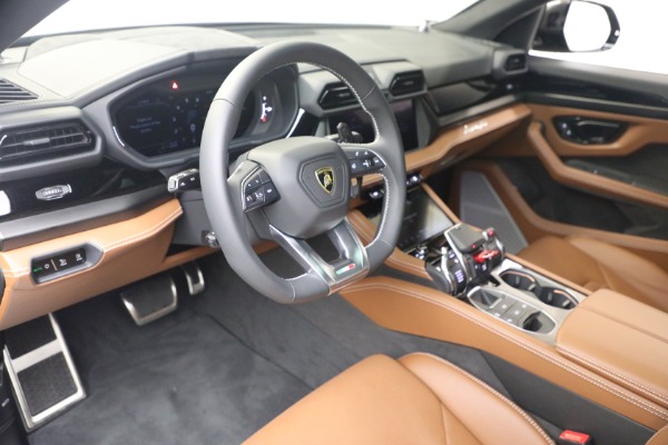 Used 2025 Lamborghini Urus SE for sale $305,900 at Alfa Romeo of Westport in Westport CT 06880 15