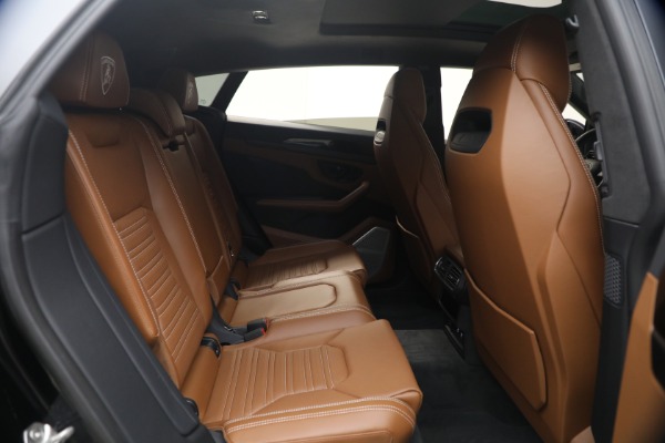 Used 2025 Lamborghini Urus SE for sale $305,900 at Alfa Romeo of Westport in Westport CT 06880 22
