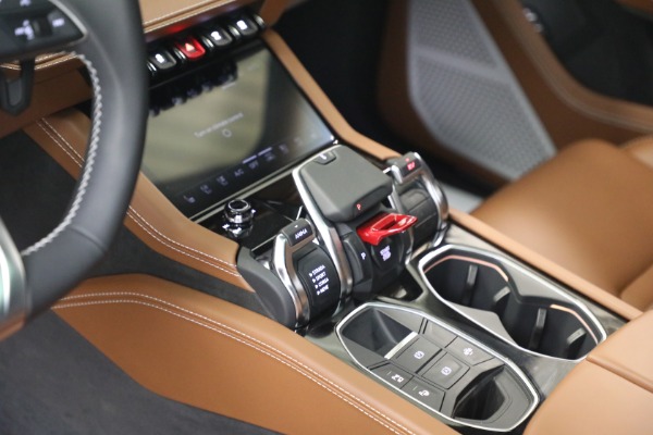 Used 2025 Lamborghini Urus SE for sale $305,900 at Alfa Romeo of Westport in Westport CT 06880 26