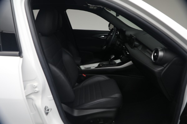 Used 2024 Alfa Romeo Tonale Hybrid Ti for sale $26,900 at Alfa Romeo of Westport in Westport CT 06880 16