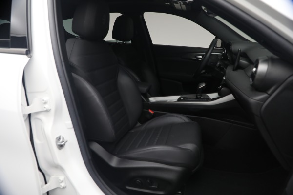 Used 2024 Alfa Romeo Tonale Hybrid Ti for sale $26,900 at Alfa Romeo of Westport in Westport CT 06880 17