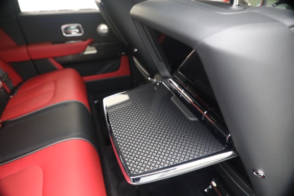 New 2027 Rolls-Royce Black Badge Cullinan for sale $588,050 at Alfa Romeo of Westport in Westport CT 06880 24