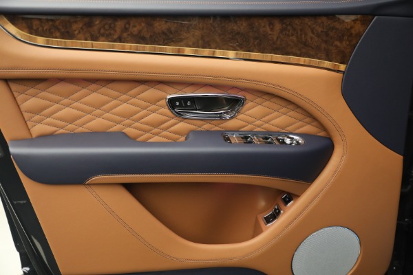 New 2026 Bentley Bentayga Azure V8 for sale $291,615 at Alfa Romeo of Westport in Westport CT 06880 14