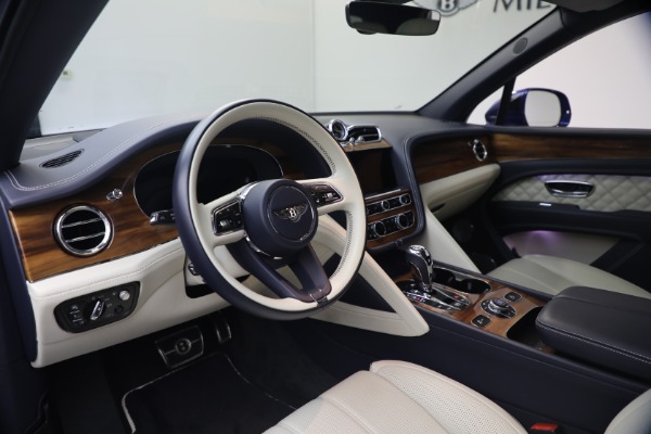Used 2022 Bentley Bentayga V8 for sale $129,900 at Alfa Romeo of Westport in Westport CT 06880 17