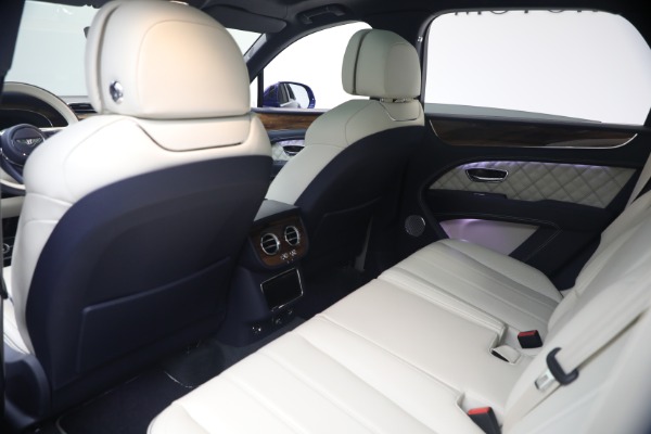 Used 2022 Bentley Bentayga V8 for sale $129,900 at Alfa Romeo of Westport in Westport CT 06880 20