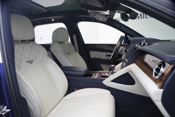 Used 2022 Bentley Bentayga V8 for sale $129,900 at Alfa Romeo of Westport in Westport CT 06880 23