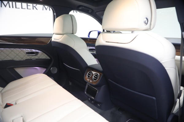 Used 2022 Bentley Bentayga V8 for sale $129,900 at Alfa Romeo of Westport in Westport CT 06880 25