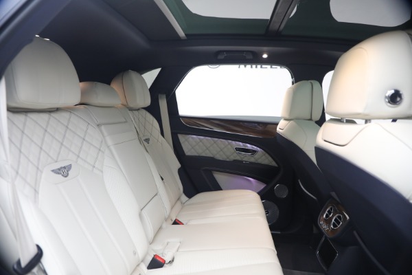 Used 2022 Bentley Bentayga V8 for sale $129,900 at Alfa Romeo of Westport in Westport CT 06880 26