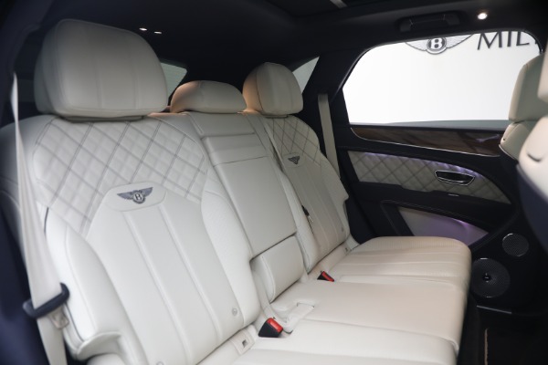 Used 2022 Bentley Bentayga V8 for sale $129,900 at Alfa Romeo of Westport in Westport CT 06880 27