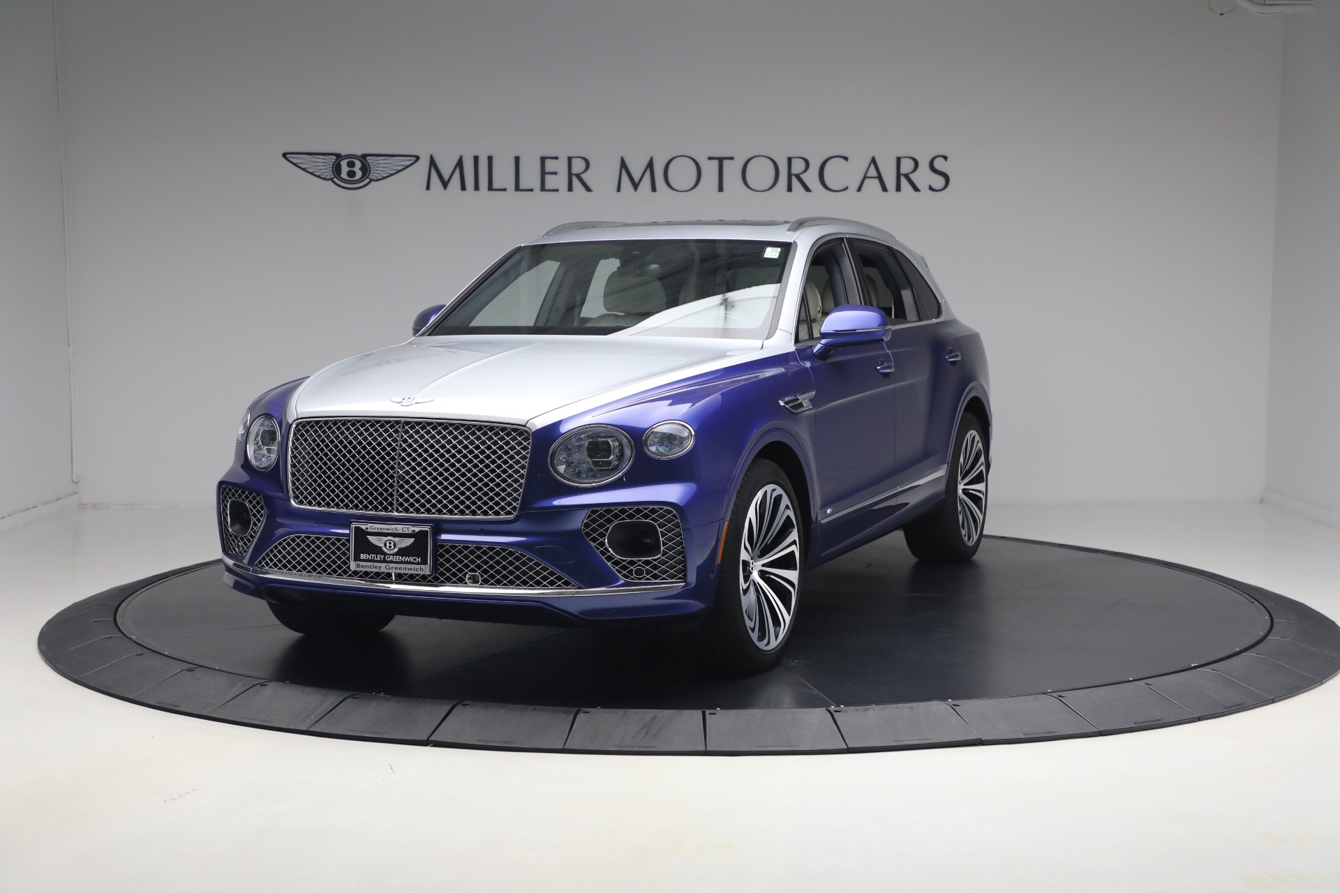 Used 2022 Bentley Bentayga V8 for sale $129,900 at Alfa Romeo of Westport in Westport CT 06880 1