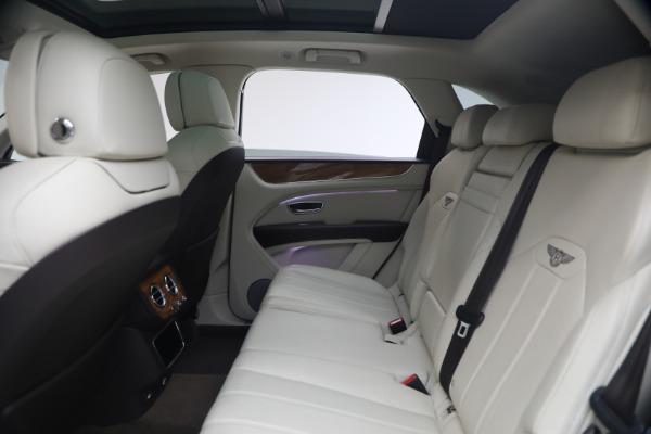 Used 2021 Bentley Bentayga V8 for sale $119,900 at Alfa Romeo of Westport in Westport CT 06880 22
