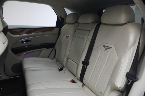 Used 2021 Bentley Bentayga V8 for sale $119,900 at Alfa Romeo of Westport in Westport CT 06880 23