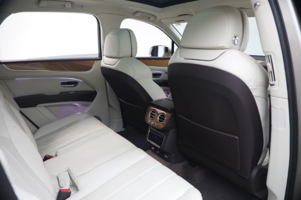 Used 2021 Bentley Bentayga V8 for sale $119,900 at Alfa Romeo of Westport in Westport CT 06880 28