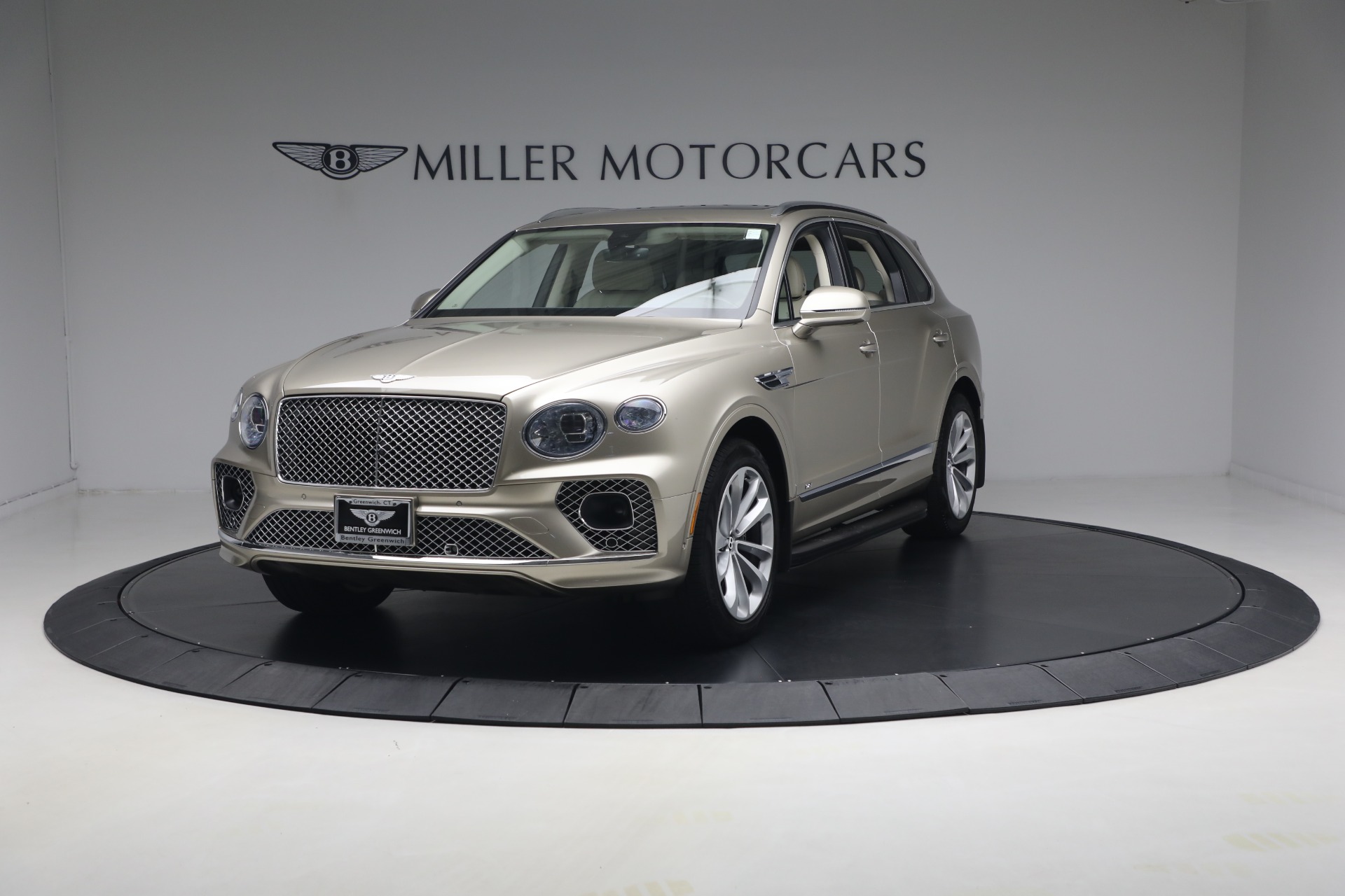 Used 2021 Bentley Bentayga V8 for sale $119,900 at Alfa Romeo of Westport in Westport CT 06880 1