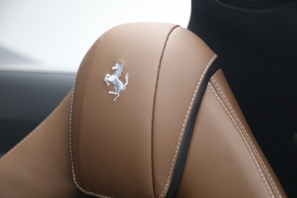 Used 2021 Ferrari 812 GTS for sale $1,039,900 at Alfa Romeo of Westport in Westport CT 06880 23