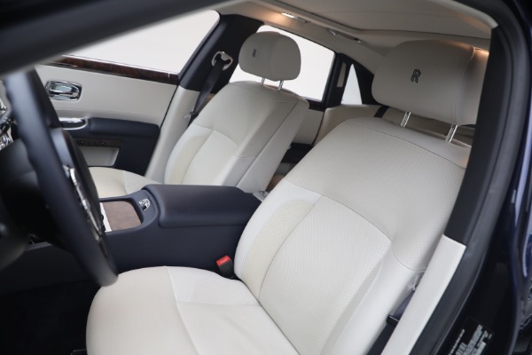 Used 2014 Rolls-Royce Ghost for sale $139,900 at Alfa Romeo of Westport in Westport CT 06880 18