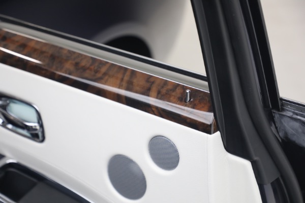 Used 2014 Rolls-Royce Ghost for sale $139,900 at Alfa Romeo of Westport in Westport CT 06880 19