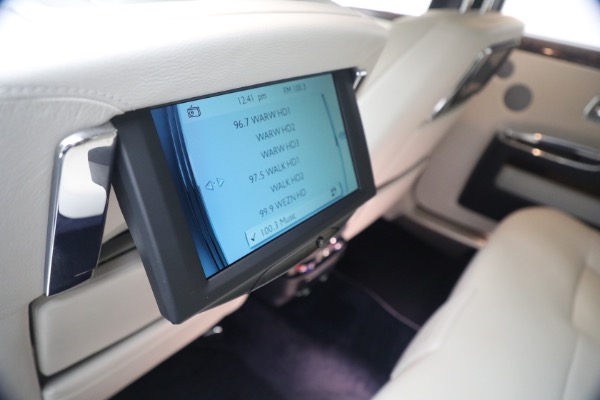 Used 2014 Rolls-Royce Ghost for sale $139,900 at Alfa Romeo of Westport in Westport CT 06880 21
