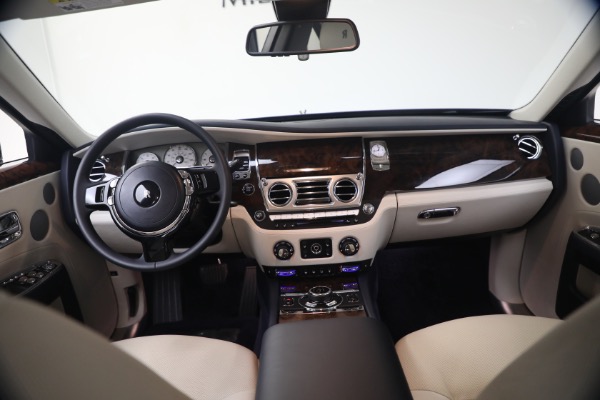 Used 2014 Rolls-Royce Ghost for sale $139,900 at Alfa Romeo of Westport in Westport CT 06880 4