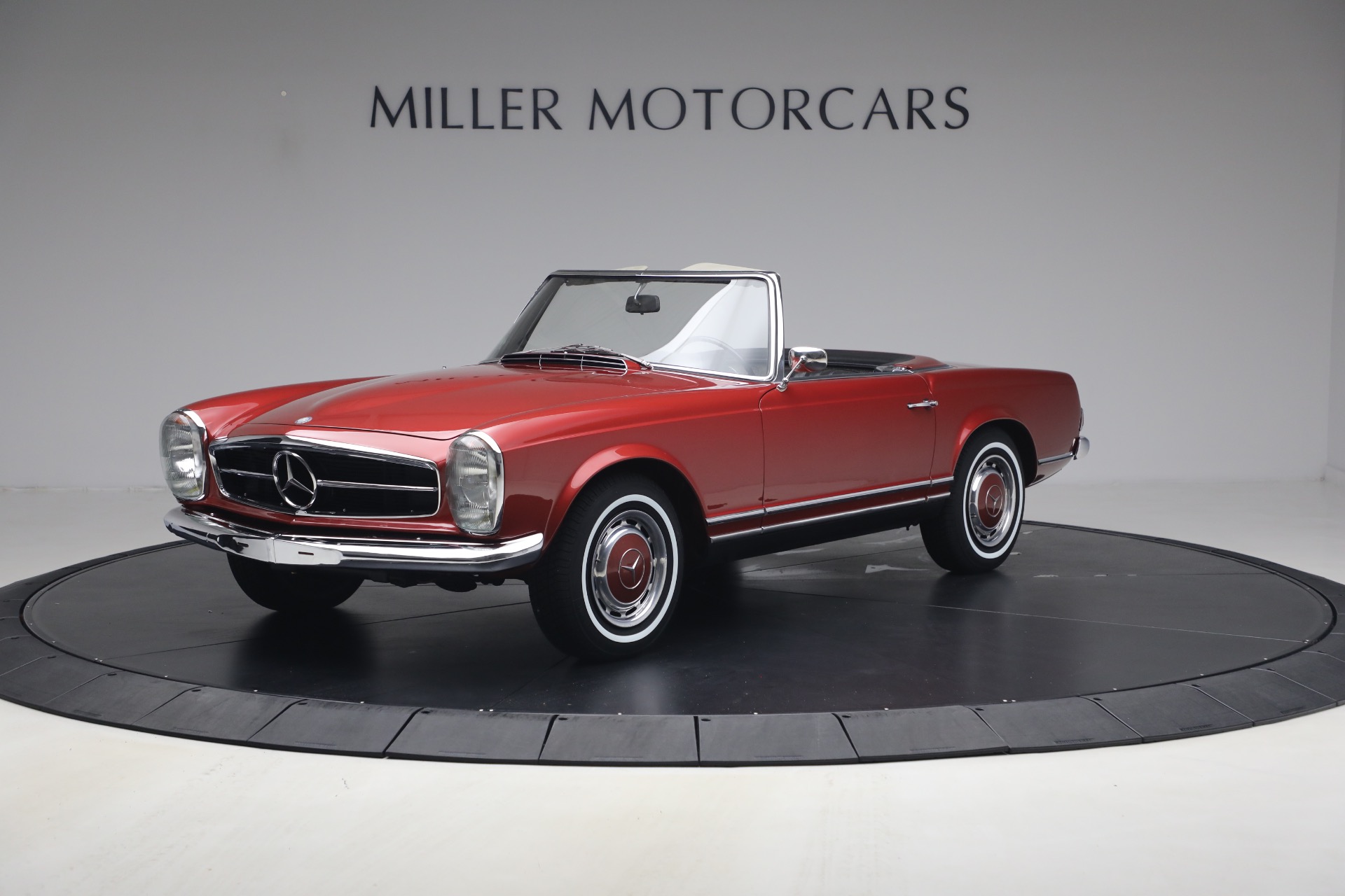 Used 1968 Mercedes-Benz 280SL for sale $229,900 at Alfa Romeo of Westport in Westport CT 06880 1