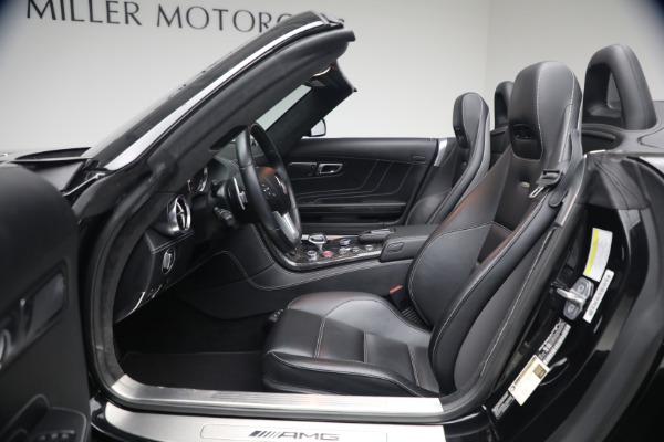 Used 2012 Mercedes-Benz SLS AMG for sale $139,900 at Alfa Romeo of Westport in Westport CT 06880 13