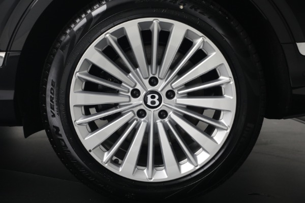 New 2026 Bentley Bentayga V8 for sale $244,330 at Alfa Romeo of Westport in Westport CT 06880 15