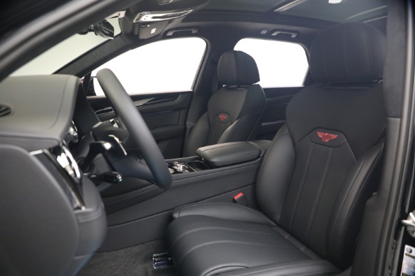 New 2026 Bentley Bentayga V8 for sale $244,330 at Alfa Romeo of Westport in Westport CT 06880 21