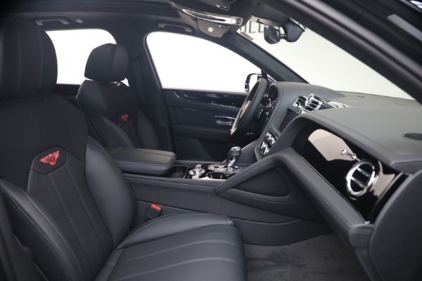 New 2026 Bentley Bentayga V8 for sale $244,330 at Alfa Romeo of Westport in Westport CT 06880 27