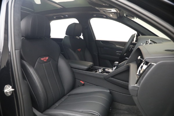 New 2026 Bentley Bentayga V8 for sale $244,330 at Alfa Romeo of Westport in Westport CT 06880 28