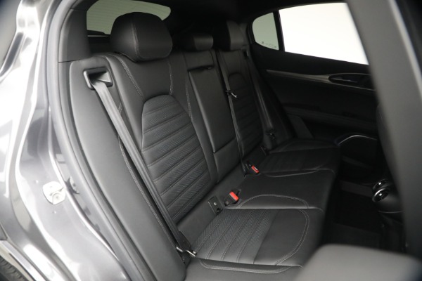 Used 2023 Alfa Romeo Stelvio Veloce for sale $34,900 at Alfa Romeo of Westport in Westport CT 06880 18