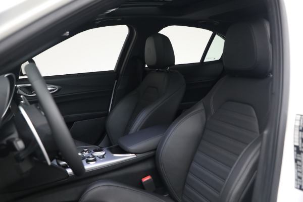 New 2026 Alfa Romeo Giulia Veloce for sale $57,670 at Alfa Romeo of Westport in Westport CT 06880 15