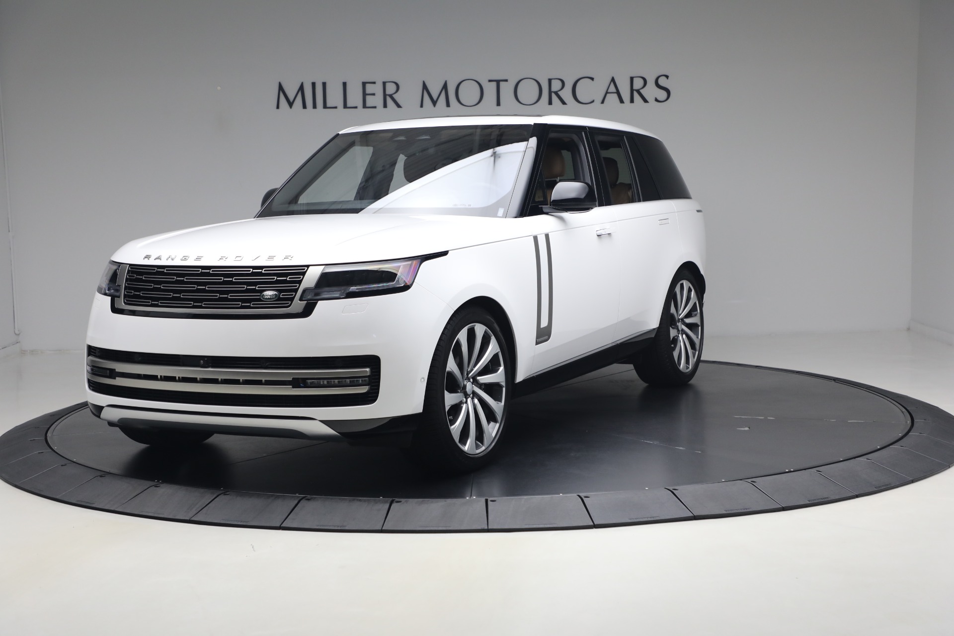 Used 2023 Land Rover Range Rover P530 Autobiography for sale $99,900 at Alfa Romeo of Westport in Westport CT 06880 1