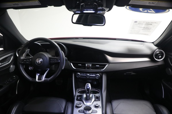 Used 2023 Alfa Romeo Giulia Veloce for sale $33,900 at Alfa Romeo of Westport in Westport CT 06880 21