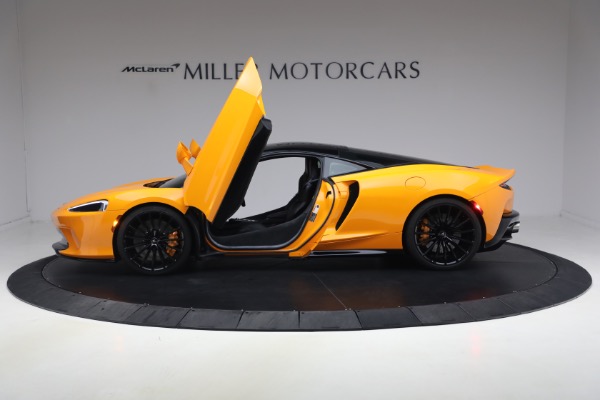 Used 2023 McLaren GT for sale $166,900 at Alfa Romeo of Westport in Westport CT 06880 27