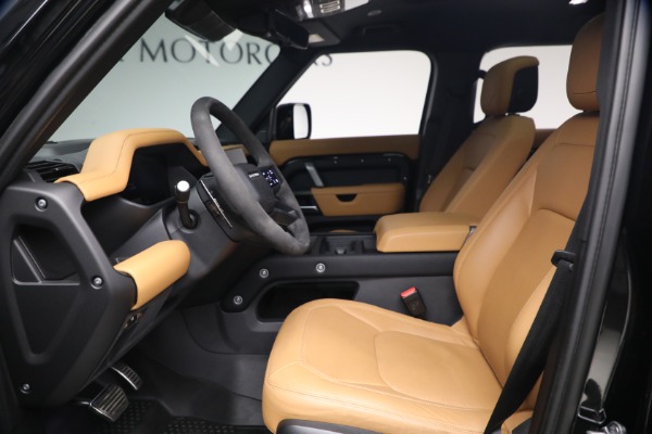 Used 2024 Land Rover Defender 110 V8 P525 for sale $84,900 at Alfa Romeo of Westport in Westport CT 06880 13