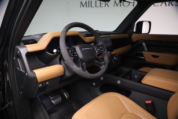 Used 2024 Land Rover Defender 110 V8 P525 for sale $84,900 at Alfa Romeo of Westport in Westport CT 06880 15