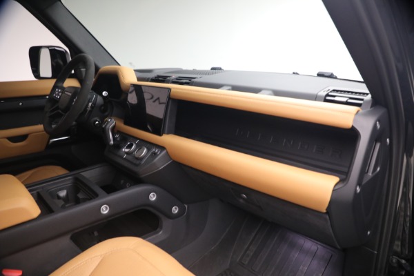 Used 2024 Land Rover Defender 110 V8 P525 for sale $84,900 at Alfa Romeo of Westport in Westport CT 06880 18