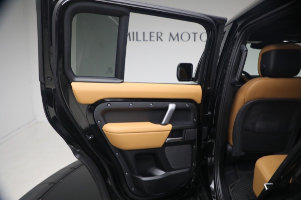 Used 2024 Land Rover Defender 110 V8 P525 for sale $84,900 at Alfa Romeo of Westport in Westport CT 06880 28