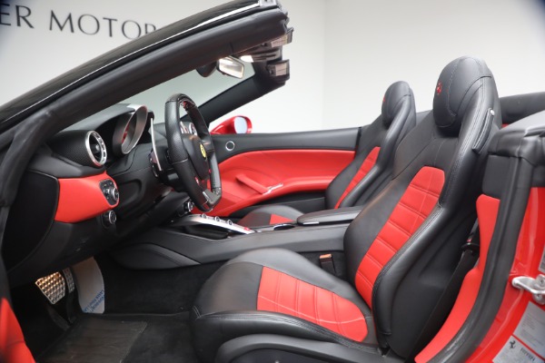 Used 2017 Ferrari California T for sale $163,900 at Alfa Romeo of Westport in Westport CT 06880 13