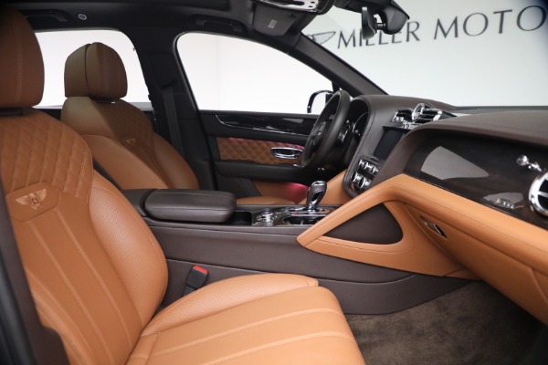 Used 2021 Bentley Bentayga Speed for sale $139,900 at Alfa Romeo of Westport in Westport CT 06880 27