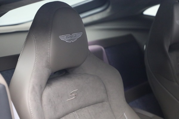New 2026 Aston Martin Vantage S for sale $257,880 at Alfa Romeo of Westport in Westport CT 06880 22