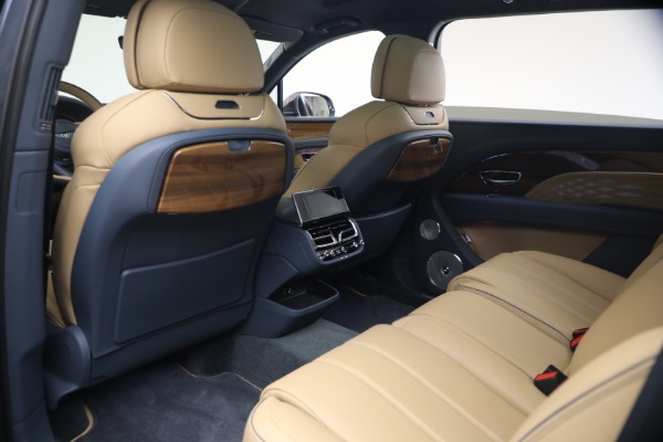 Used 2026 Bentley Bentayga EWB Azure V8 for sale $279,900 at Alfa Romeo of Westport in Westport CT 06880 22
