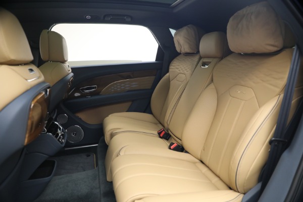 Used 2026 Bentley Bentayga EWB Azure V8 for sale $279,900 at Alfa Romeo of Westport in Westport CT 06880 24
