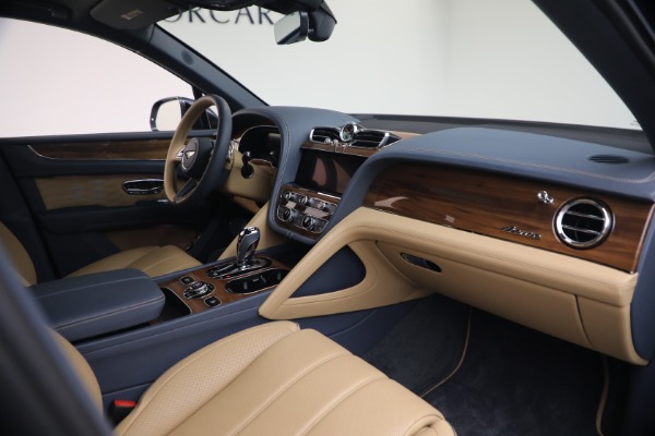 Used 2026 Bentley Bentayga EWB Azure V8 for sale $279,900 at Alfa Romeo of Westport in Westport CT 06880 26