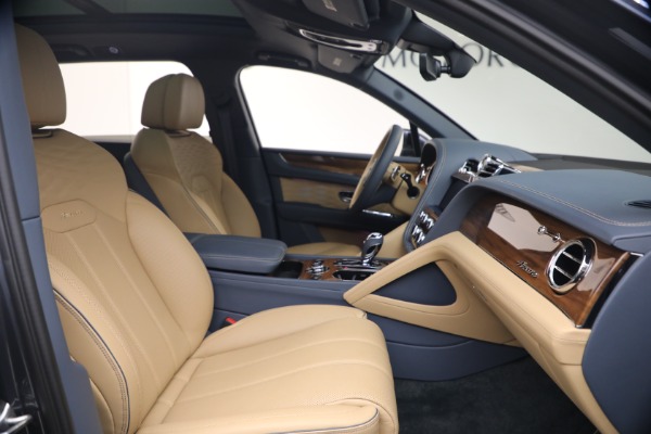Used 2026 Bentley Bentayga EWB Azure V8 for sale $279,900 at Alfa Romeo of Westport in Westport CT 06880 27