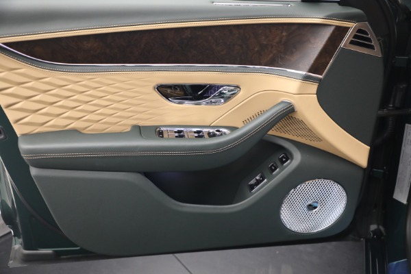 New 2027 Bentley Flying Spur Azure for sale $363,300 at Alfa Romeo of Westport in Westport CT 06880 17